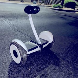 SEGWAY MINI GREAT CONDITION USED ITS GOING FOR $250, IM ASKING $190 LMK?